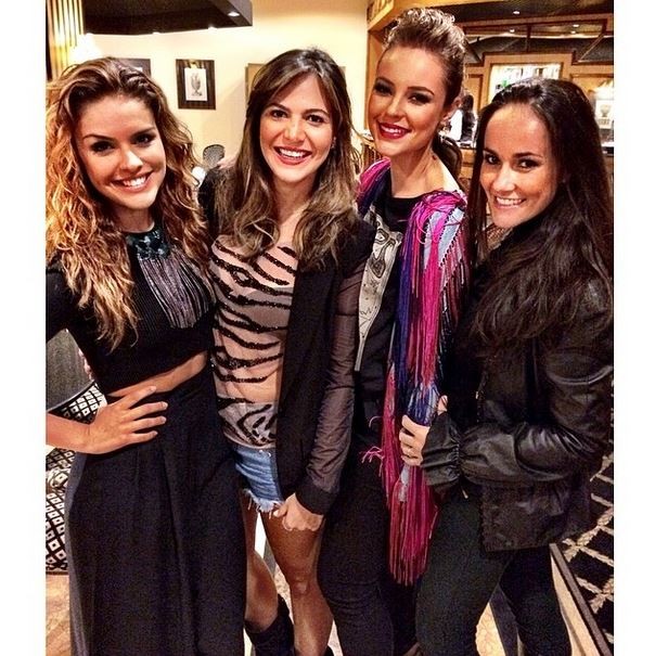 Paloma Bernardes, Carol Sampaio, Paola Oliveira  e a Francisca no  Rock in Rio Lisboa (Foto: Instagram / Reprodução)