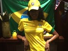 Naomi Campbell posa com camisa da seleção brasileira: 'Go Brazil'