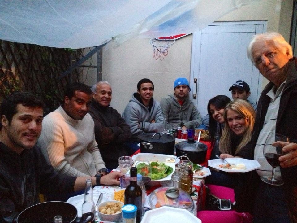 Susana Werner faz churrasco com a família e amigos (Foto: Reprodução / Twitter)
