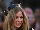 Avril Lavigne usa acessório exótico em premiação no Canadá
