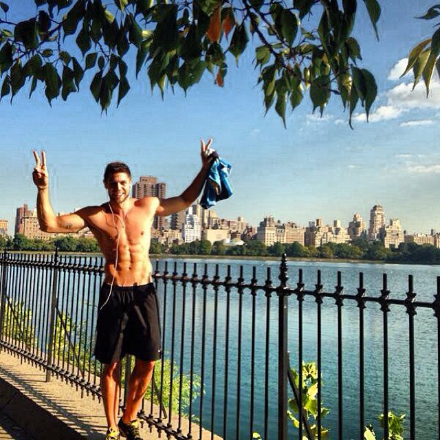  Ex-BBB Jonas correndo no Central Park  (Foto: Reprodução/ Instagram)