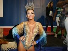 Tânia Oliveira se emociona em estreia como rainha de bateria: 'Nunca sonhei'