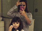 Fernanda Pontes e Malu passam maquiagem: 'Tal mãe, tal filha'
