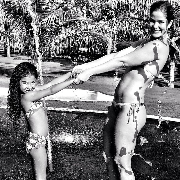 Samara Felippo e filha (Foto: Instagram / Reprodução)