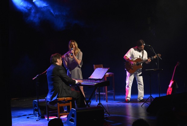 Letícia Spiller participa do show de Wagner Tiso e Tunai (Foto: André Muzell / AgNews)