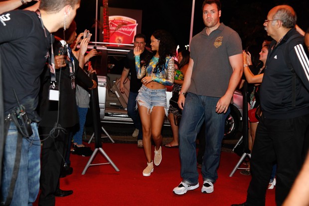 Rihanna chegando no Budweiser (Foto: Felipe Panfili  AgNews)