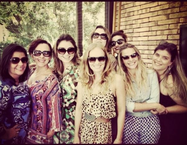 Angélica posa entre amigas no aniversário do filho Benício (Foto: Reprodução_Instagram)