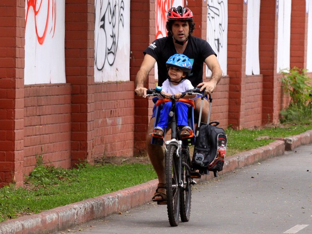 Eriberto Leão com o filho (Foto: Fábio Martins / Foto Rio News)