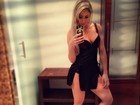 Carol Narizinho posa sexy para selfie