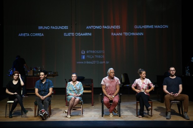 Elenco de Tribos no palco (Foto: Manuela Scarpa/Foto Rio News)