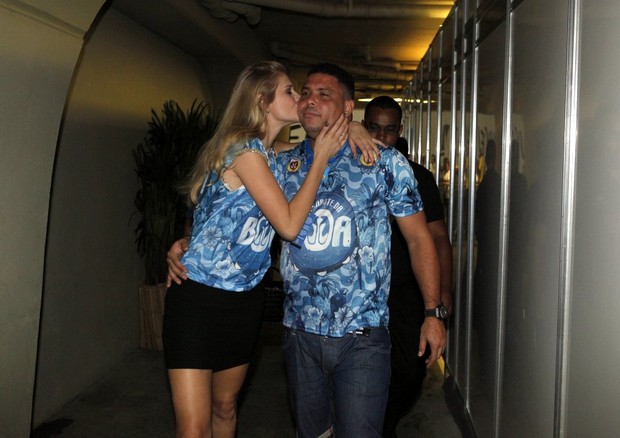 Ronaldo e namorada, Celina Locks (Foto: Marcos Serra Lima/ EGO)
