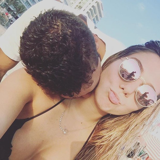 Carolina Portaluppi e o namorado (Foto: Reprodução/Instagram)