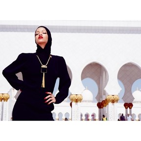 Rihanna em Abu Dhabi (Foto: reprodução do Instagram)