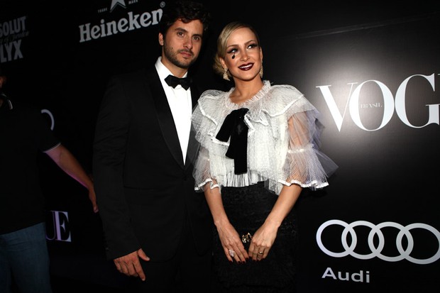 Claudia Leitte com o marido, Márcio Pedreira, em baile da gala da revista 'Vogue' em São Paulo (Foto: Iwi Onodera/ EGO)