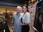 Deborah Secco e outros famosos vão a lançamento de livro no Rio