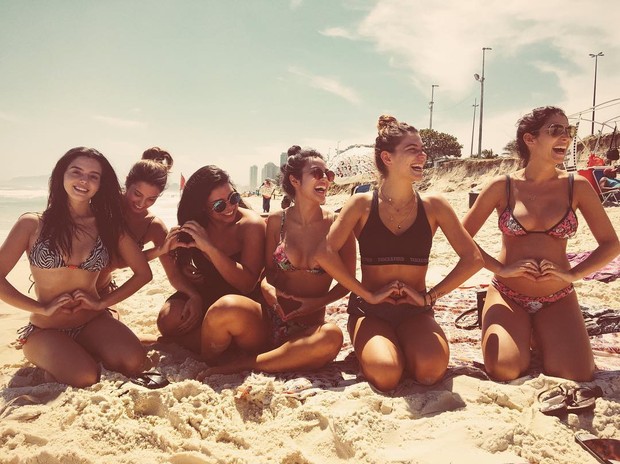 Giovanna Lancellotti, Carolina Moraes, Marina Kalil, Yanna Lavigne, Mariana Goldfarb e Mariana Uhlmann (Foto: Reprodução / Instagram)