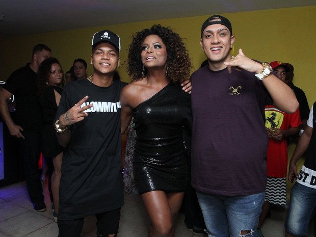 MC Duduzinho, Adriana Bombom e MC Bin Laden em festa no Rio (Foto: Marcos Ferreira/ Brazil News)