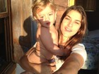 Priscila Fantin posta foto com filho: 'Filho, você é demais'