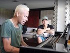 Neymar lança 'música' na web e fãs zoam: 'Como cantor é ótimo jogador'