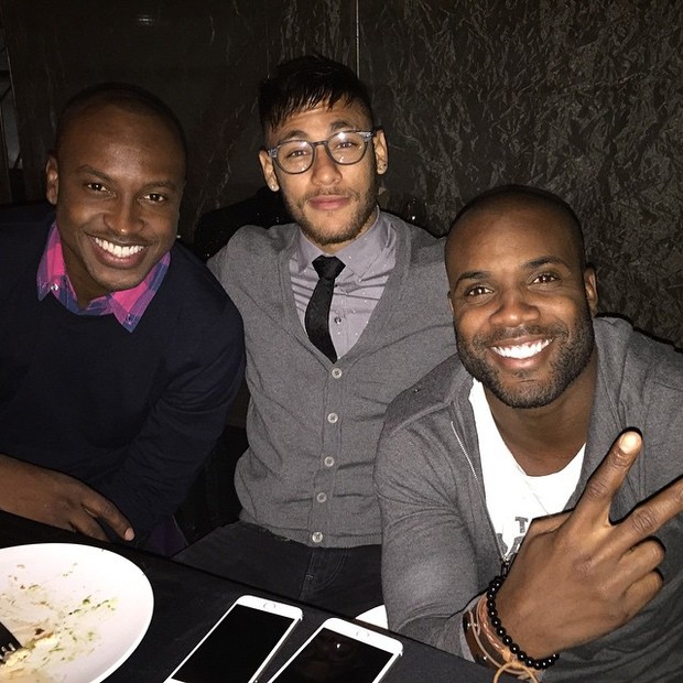 Neymar janta com Thiaguinho e Rafael Zulu (Foto: Reprodução/Instagram)