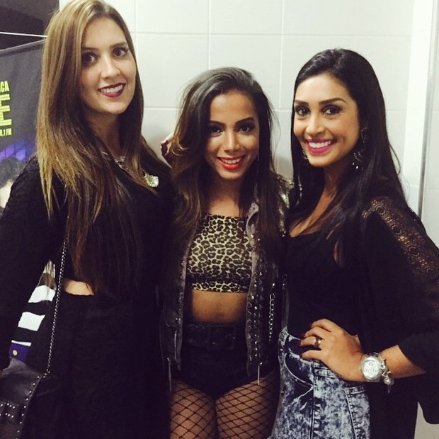 Tamires, Anitta e Amanda (Foto: Reprodução/Instagram)