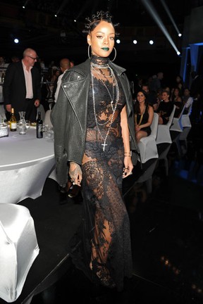 Rihanna em prêmio em Los Angeles, nos Estados Unidos (Foto: Kevin Mazur/ Getty Images)