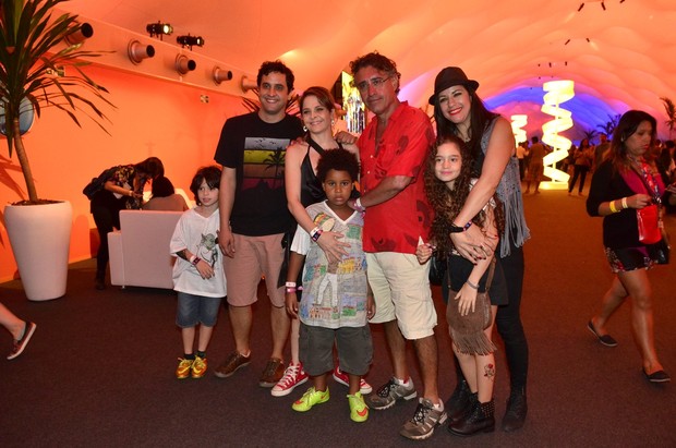 Drica Moraes com a família no Rock in Rio 2015 (Foto: Roberto Teixeira / ego)