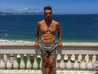 Lucas Lucco enlouquece fãs com foto sexy de seu tanquinho