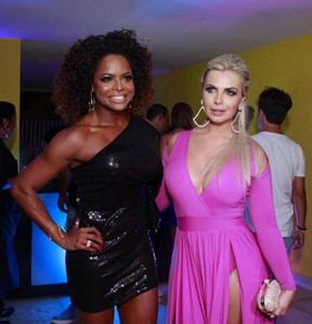 Adriana Bombom e Veridiana Freitas na festa de aniversário (Foto: Reprodução/Instagram)