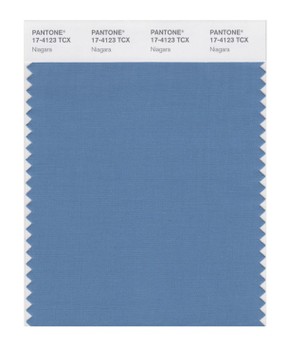 O tom de azul naiagara, da Pantone, é a posta para os esmaltes no verão 2017 (Foto: Reprodução/Site Oficial)