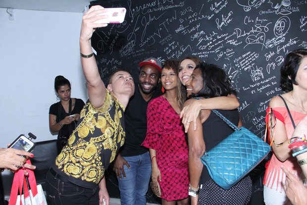 Ivete Sangalo recebe famosos em seu show (Foto: Thyago Andrade/Foto Rio News)
