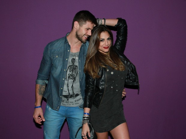 Mari Gonzalez e ex-BBB Jonas em festa em São Paulo (Foto: Amauri Nehn/ Brazil News)