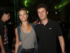 Carolina Dieckmann e o marido, Tiago Worcman, vão a show no Rio