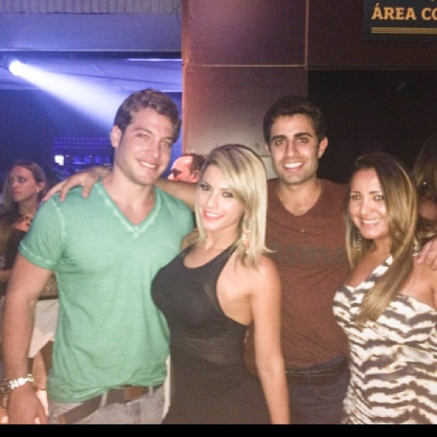 Babi Rossi com amigos (Foto: Reprodução/Instagram)