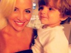 Ex-BBB Clara posta foto com o filho: 'Meu amor maior'