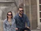 Natalie Portman passeia com o filho- fofo- Aleph em Paris