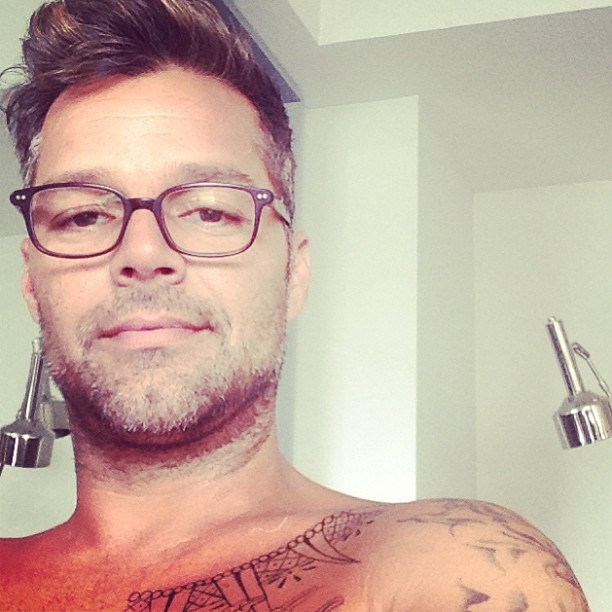 Ricky Martin posa sem camisa (Foto: Instagram/ Reprodução)