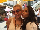 Sonho de fã! Ariadna encontra com a cantora Thalia na Itália