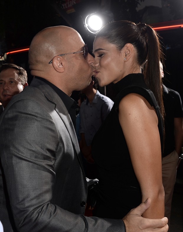 Vin Diesel e a modelo Paloma Jimenez em première de filme em Los Angeles, nos Estados Unidos (Foto: Kevin Winter/ Getty Images/ AFP)