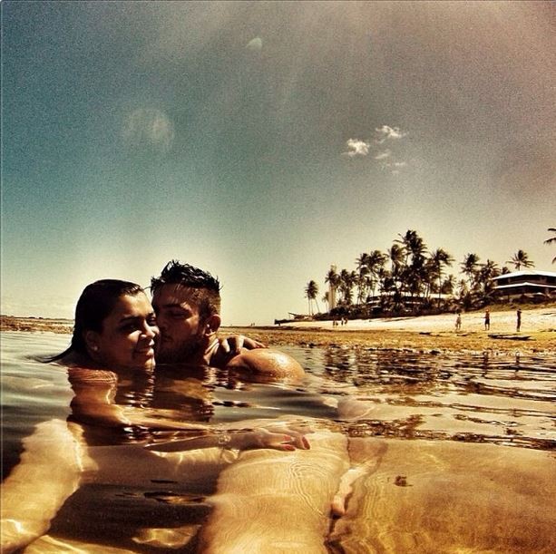 Preta Gil curte praia com namorado na Bahia (Foto: Instagram / Reprodução)