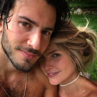 Julia Faria e o namorado, Steve Gold (Foto: Reprodução/Instagram)