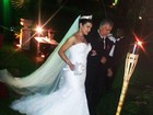 Ex-morena do 'Tchan' se casa com enteado de Ângela Bismarchi