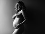 Roberta Rodrigues mostra barrigão em primeiro ensaio grávida