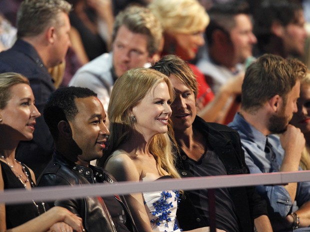 Nicole Kidman e o marido, Keith Urban, em prêmio de música em Nashville, Tennessee, nos Estados Unidos (Foto: Harrison McClary/ Reuters)