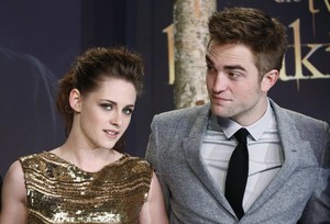 Robert Pattinson e Kristen Stewart  (Foto: Agência Reuters)