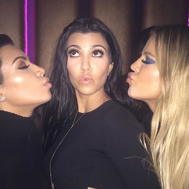 Kim Kardashian, Kourtney Kardashian e Khloe kardashian em festa (Foto: Instagram/ Reprodução)