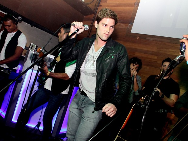 Jonatas Faro canta no Rio (Foto: Foto Rio News)