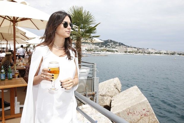 Thaila Ayala em Cannes (Foto: Felipe Panfili / AgNews)