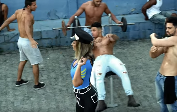 Motivos para assistir ao novo clipe de Valesca Popozuda  (Foto: Reprodução/Youtube)