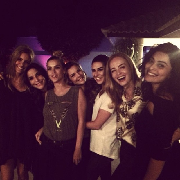 Ivete Sangalo ganha festa surpresa (Foto: Reprodução/Instagram)